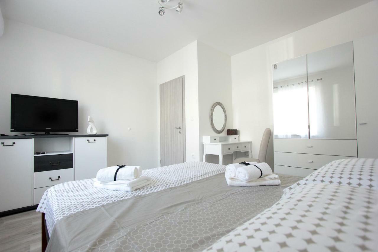 Apartment Dea Stobreč Buitenkant foto